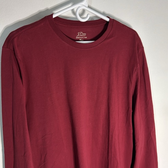 J. Crew Men's Medium Burgundy Long Sleeve Essential Tee NWT - Picture 2 of 7